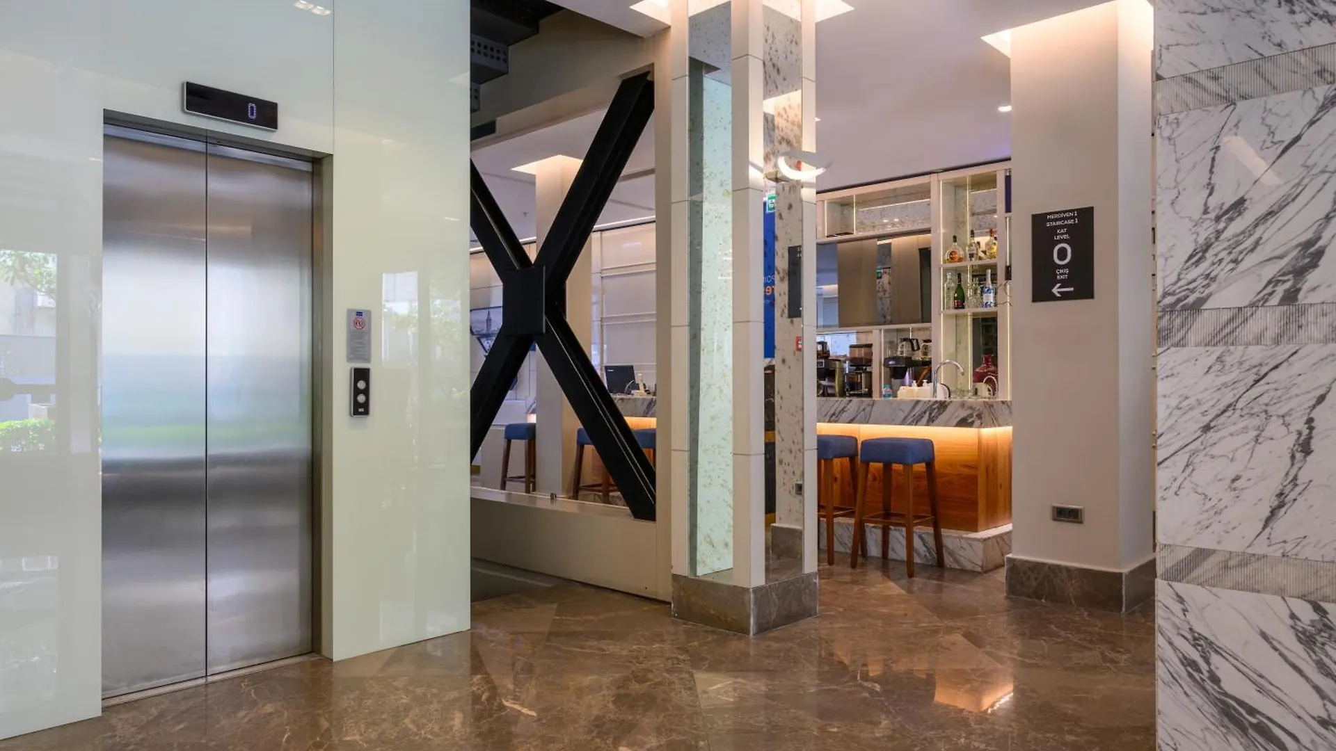 Four Points Flex By Sheraton Istanbul Taksim Square 4*,