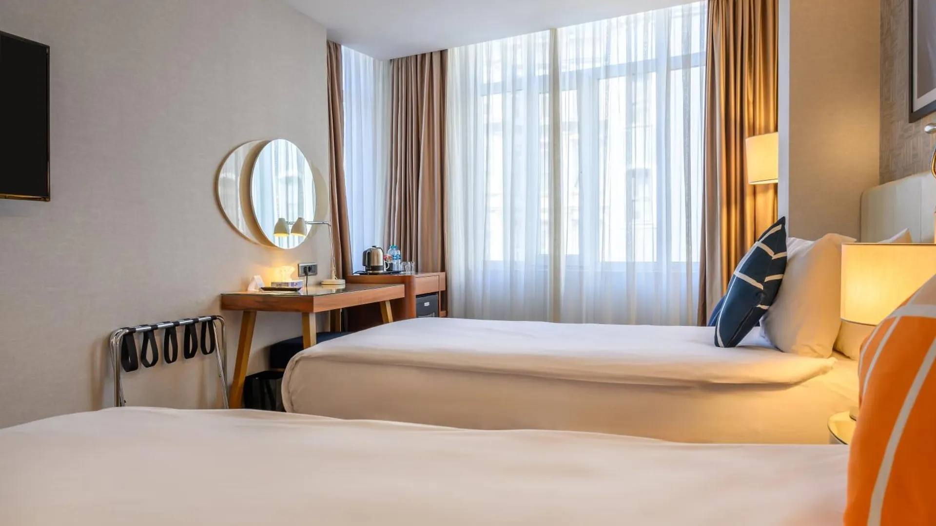 Four Points Flex By Sheraton Istanbul Taksim Square 4*,  Turkey