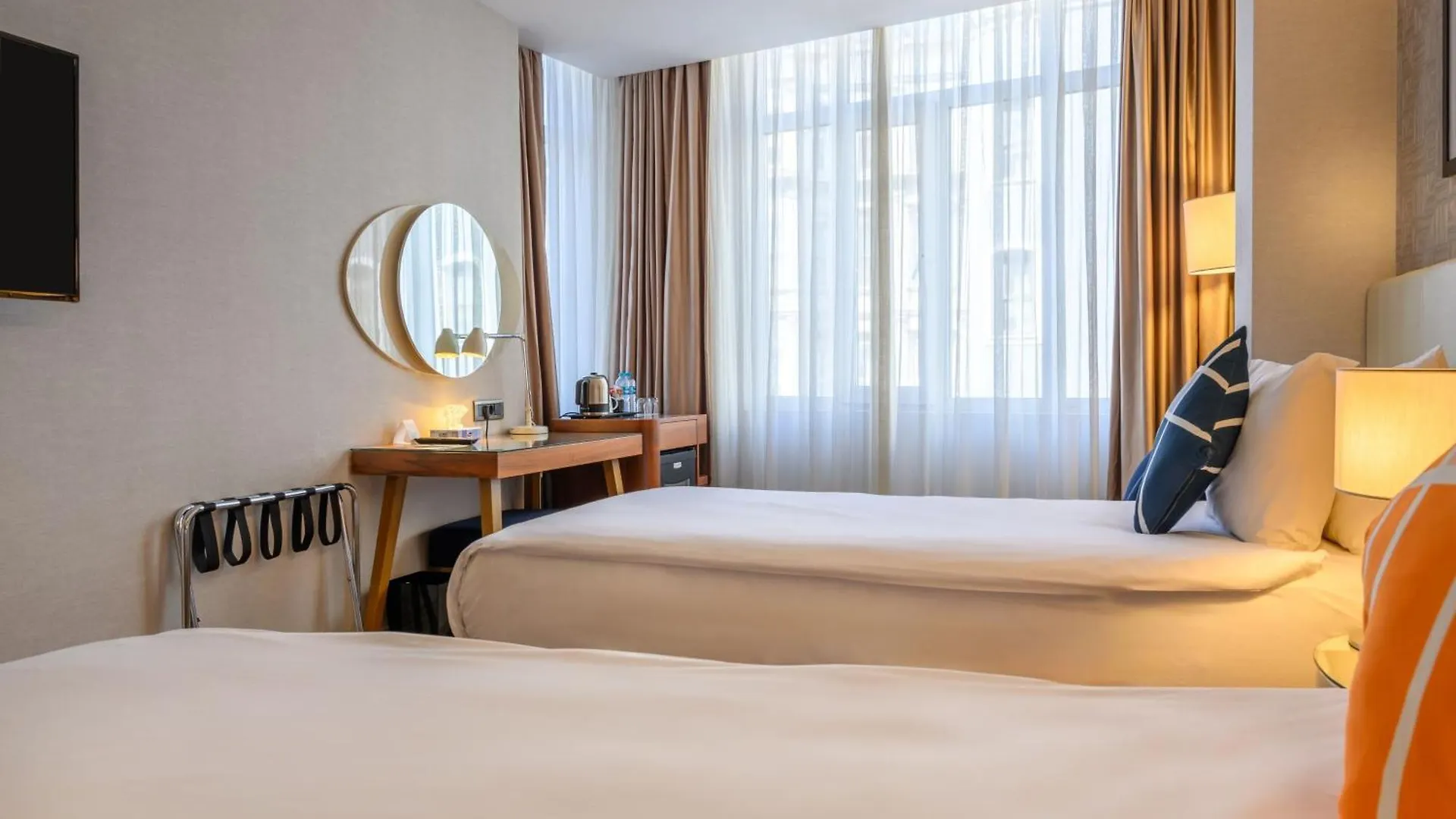 Four Points Flex By Sheraton Istanbul Taksim Square Hotel